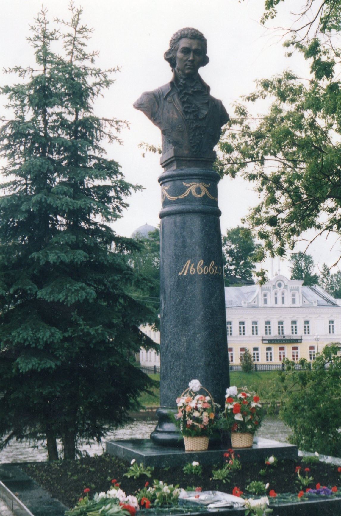 Фотолента "Тверьлайф": красота в камне и символы эпохи