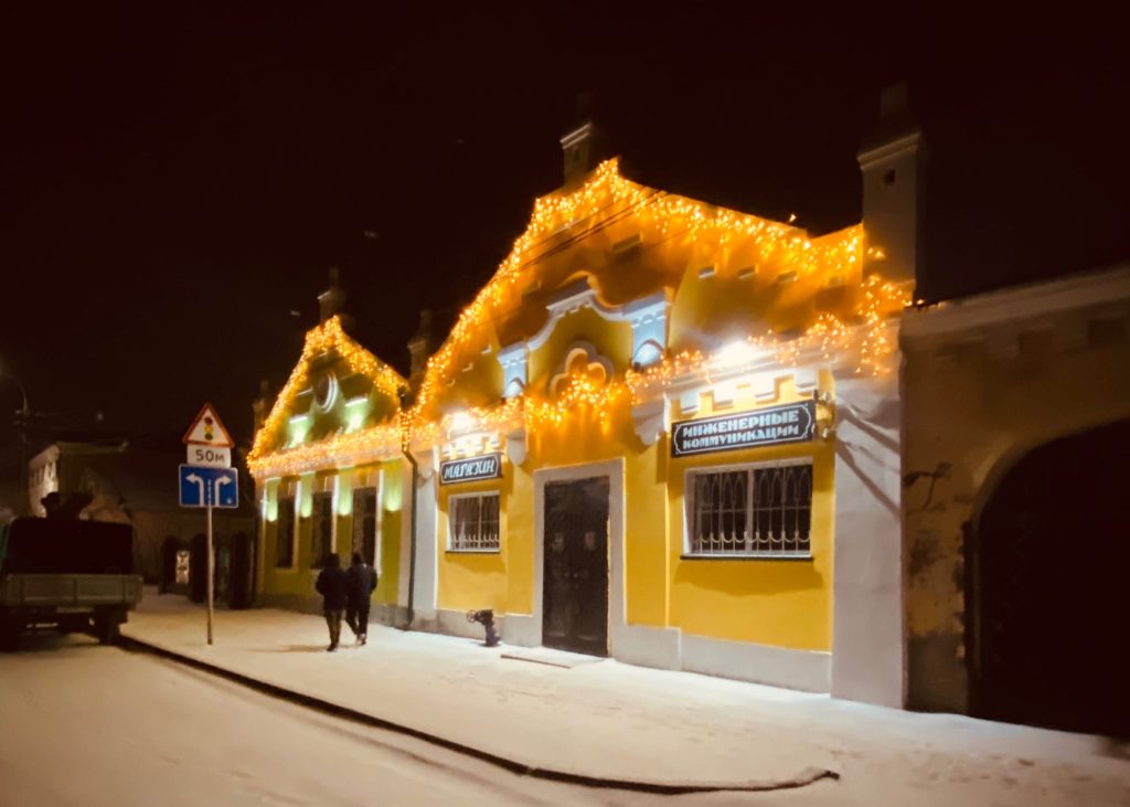 Общественники оценили новодел: старинные дома в Тверской области выкрасили в яркие цвета