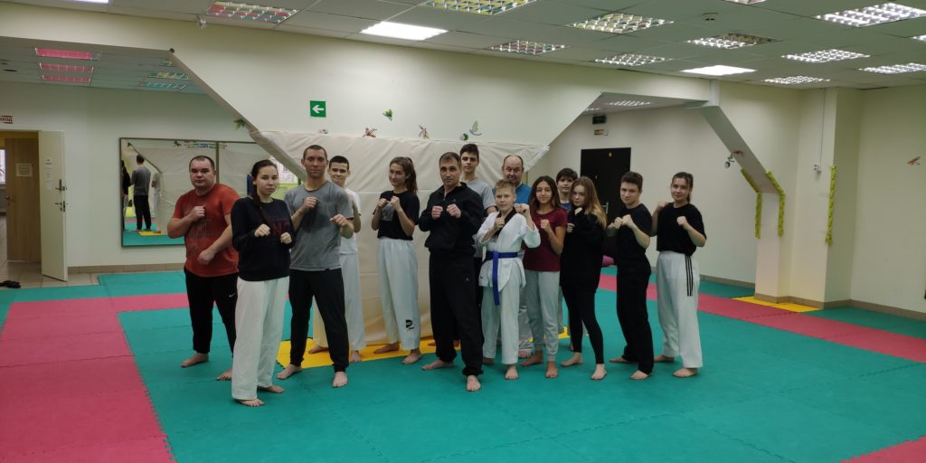 Растяжка и разминка: тверской тренер записал обучающее видео Растяжка и разминка: тверской тренер записал обучающее видео