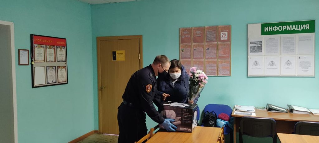 В Западнодвинском районе росгвардейцы встретились с матерью погибшего военнослужащего