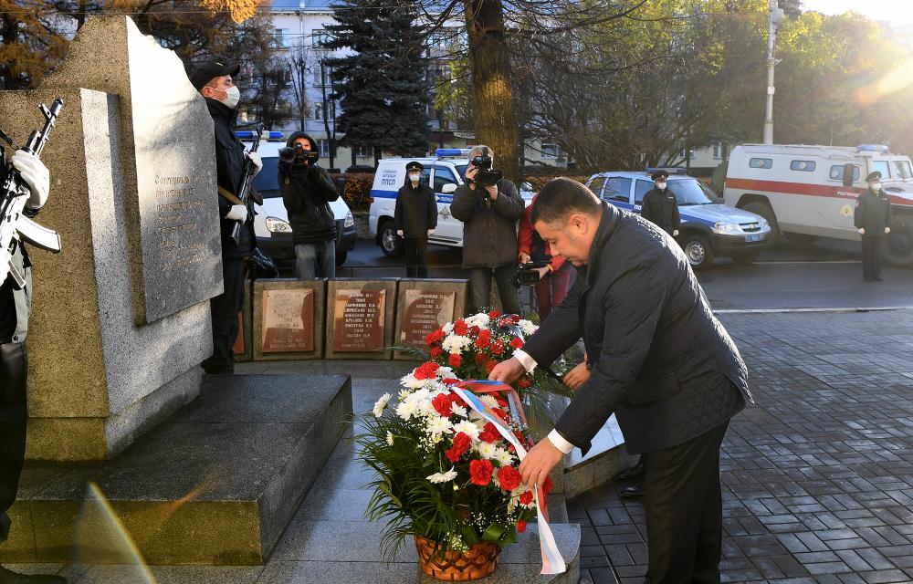 В Твери почтили память сотрудников органов внутренних дел, погибших при исполнении служебных обязанностей В Твери почтили память сотрудников органов внутренних дел, погибших при исполнении служебных обязанностей