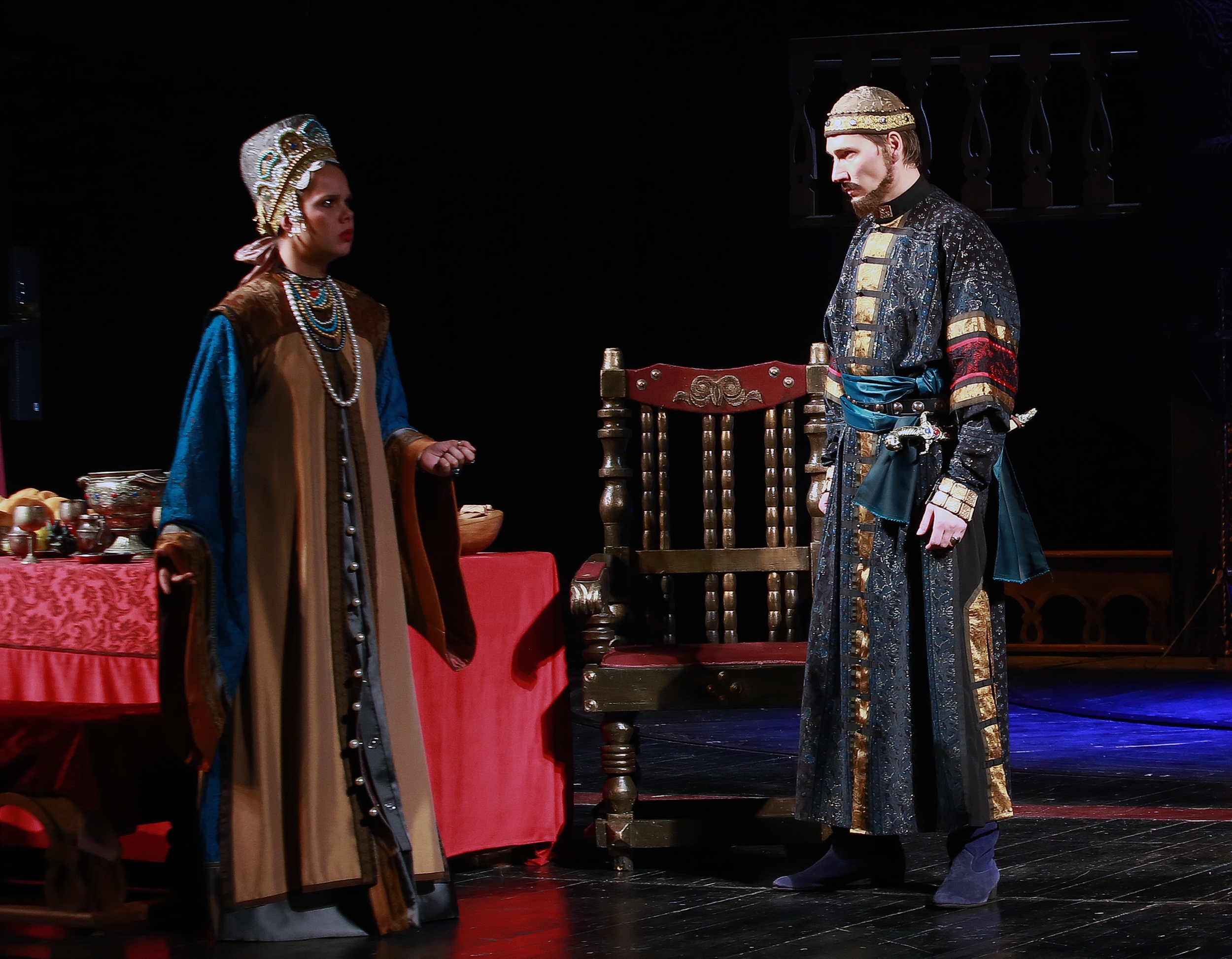 Скоро премьера: фото с репетиции исторического спектакля "Невольники" в Твери