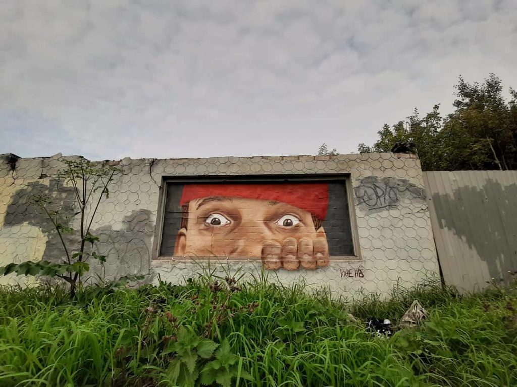 Красота на стенке: как работы тверских художников стрит-арта вписаны в городской пейзаж