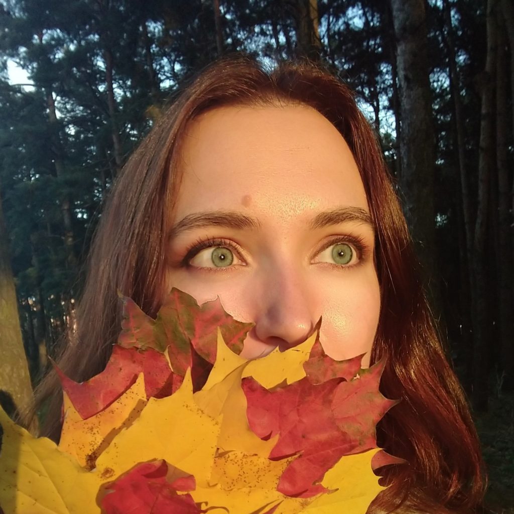 Девушка отважилась на Stand Up в Твери: как пошутить со сцены, если в интернете уже надоело Девушка отважилась на Stand Up в Твери: как пошутить со сцены, если в интернете уже надоело