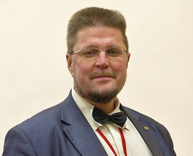 Профессор Андрей Зиновьев: борьба только обостряется Профессор Андрей Зиновьев: борьба только обостряется