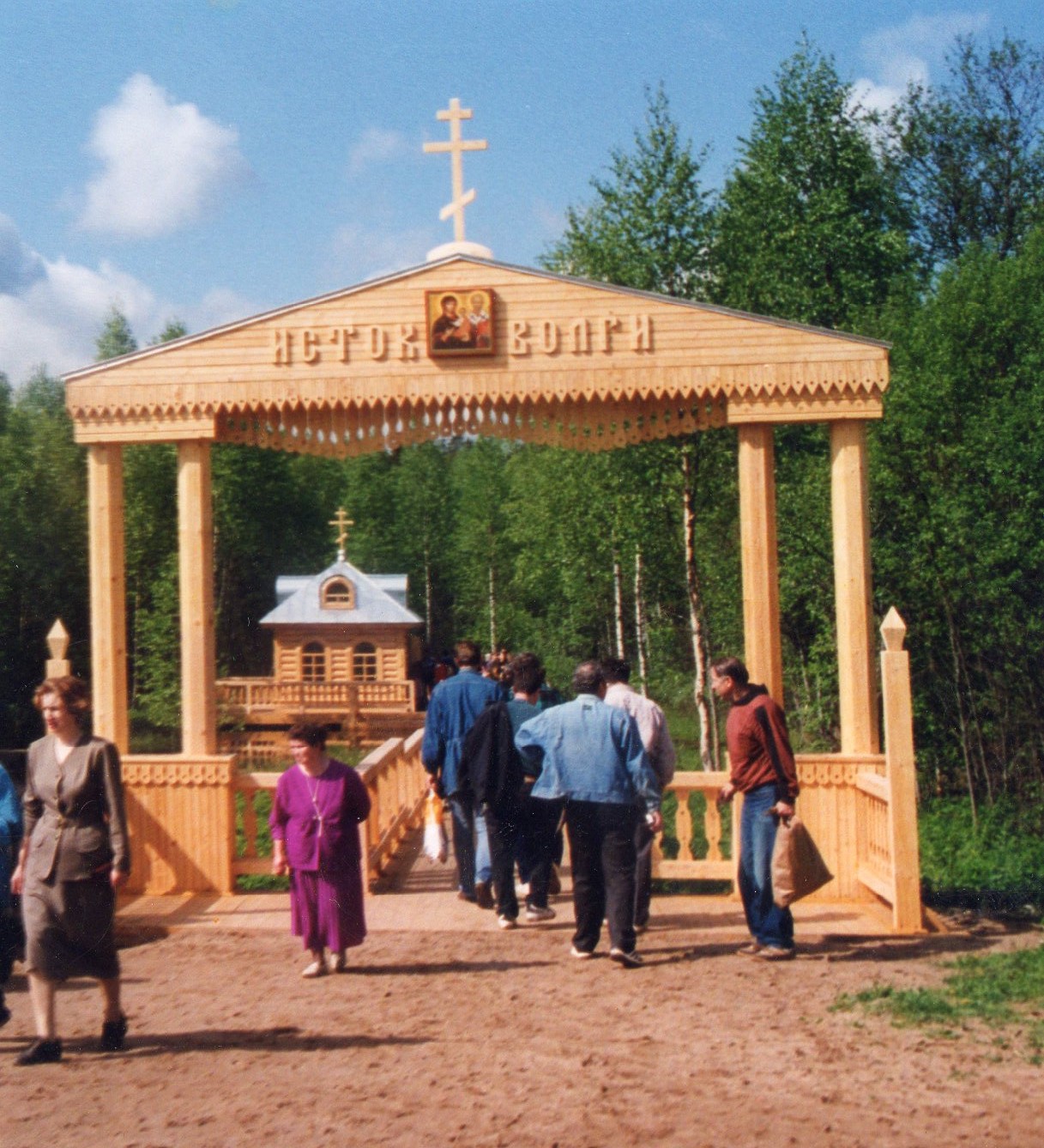 Фотолента "Тверьлайф": урбанистические пейзажи и сельские пасторали