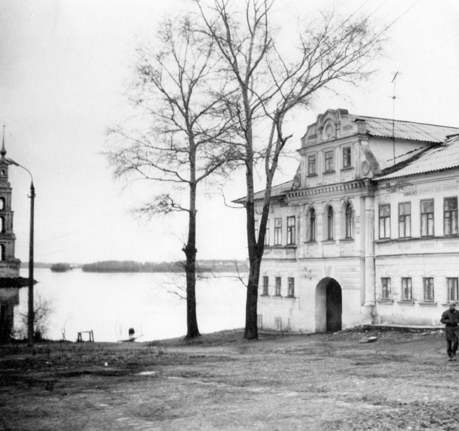 Фотолента "Тверьлайф": урбанистические пейзажи и сельские пасторали