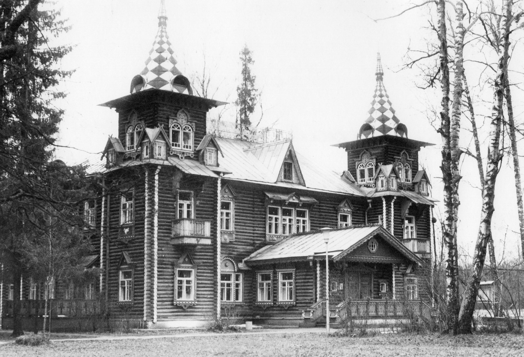 Фотолента "Тверьлайф": красота в камне и символы эпохи