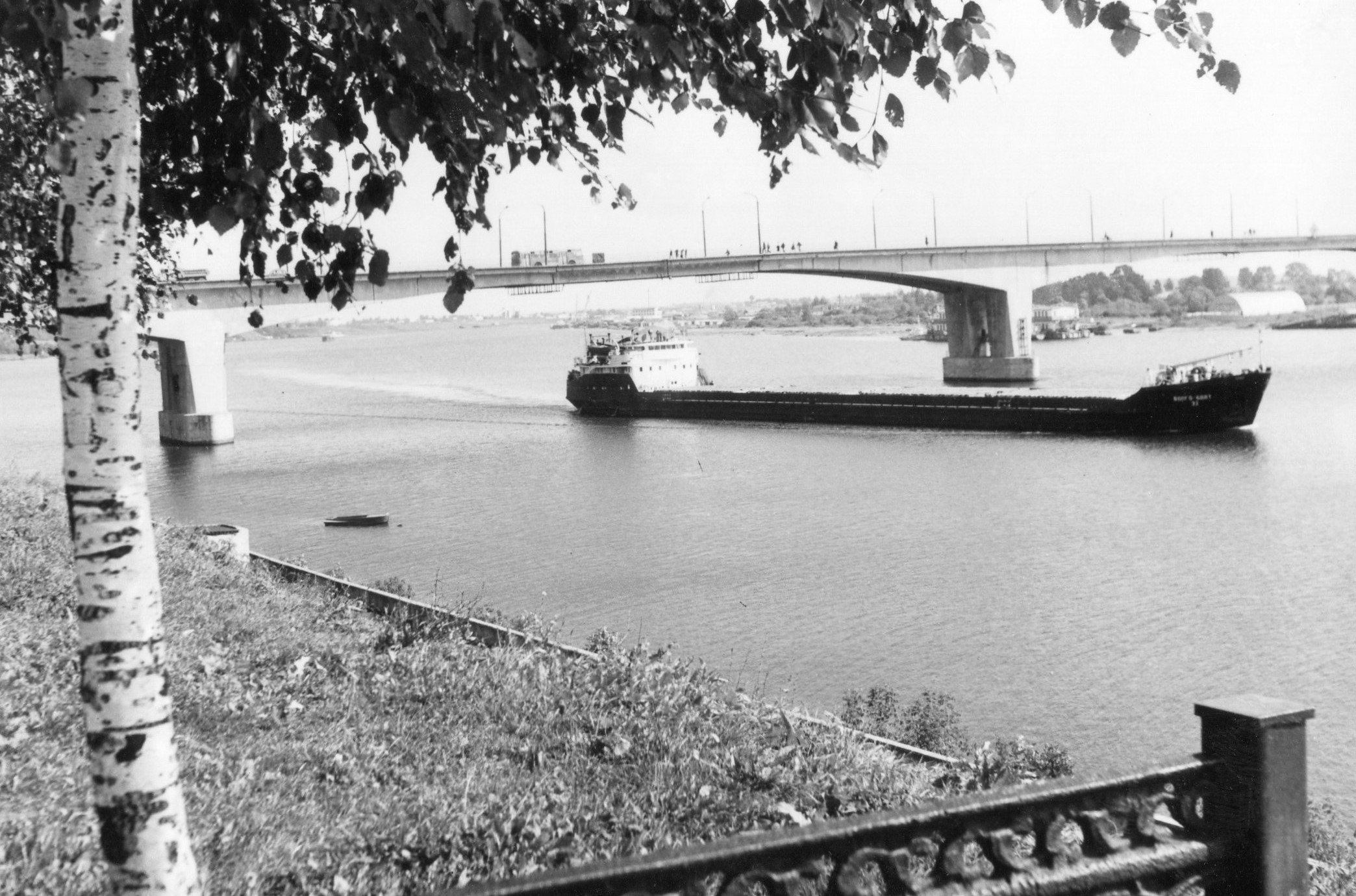 Фотолента "Тверьлайф": урбанистические пейзажи и сельские пасторали