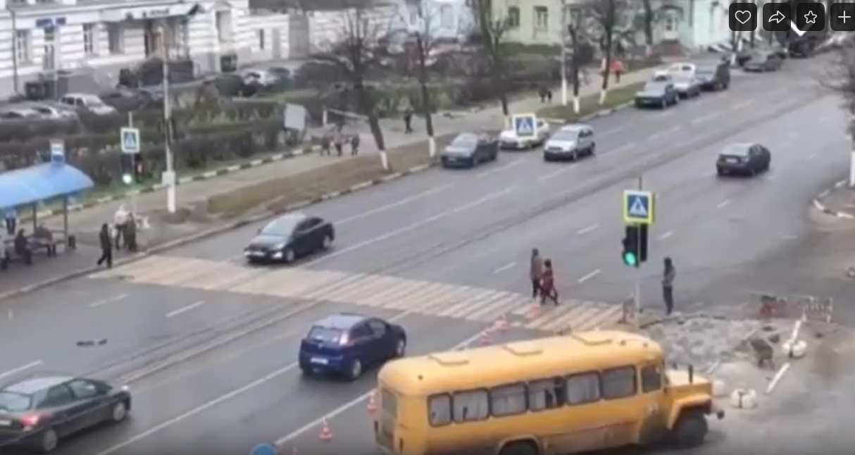 В Пролетарском районе Твери заработал новый светофор В Пролетарском районе Твери заработал новый светофор