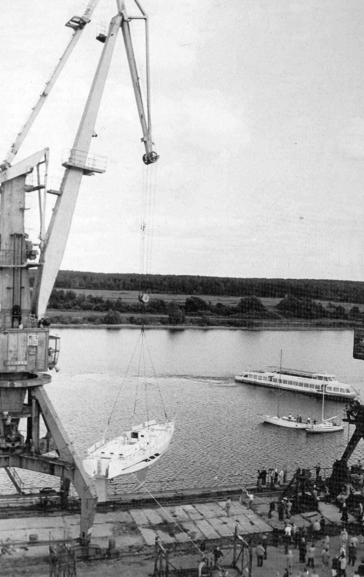 Фотолента "Тверьлайф": урбанистические пейзажи и сельские пасторали