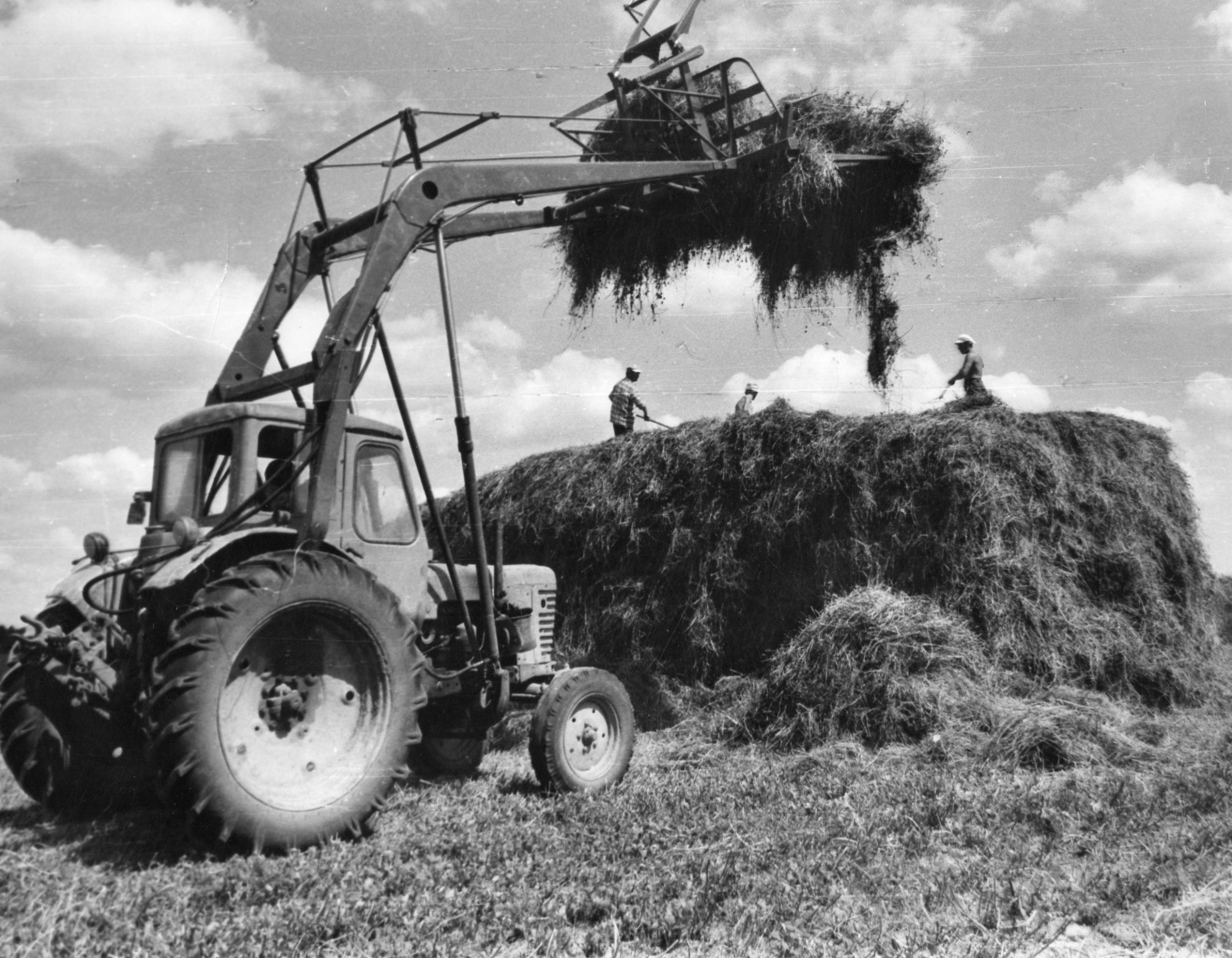 Фотолента "Тверьлайф": трудовой подвиг на архивных снимках