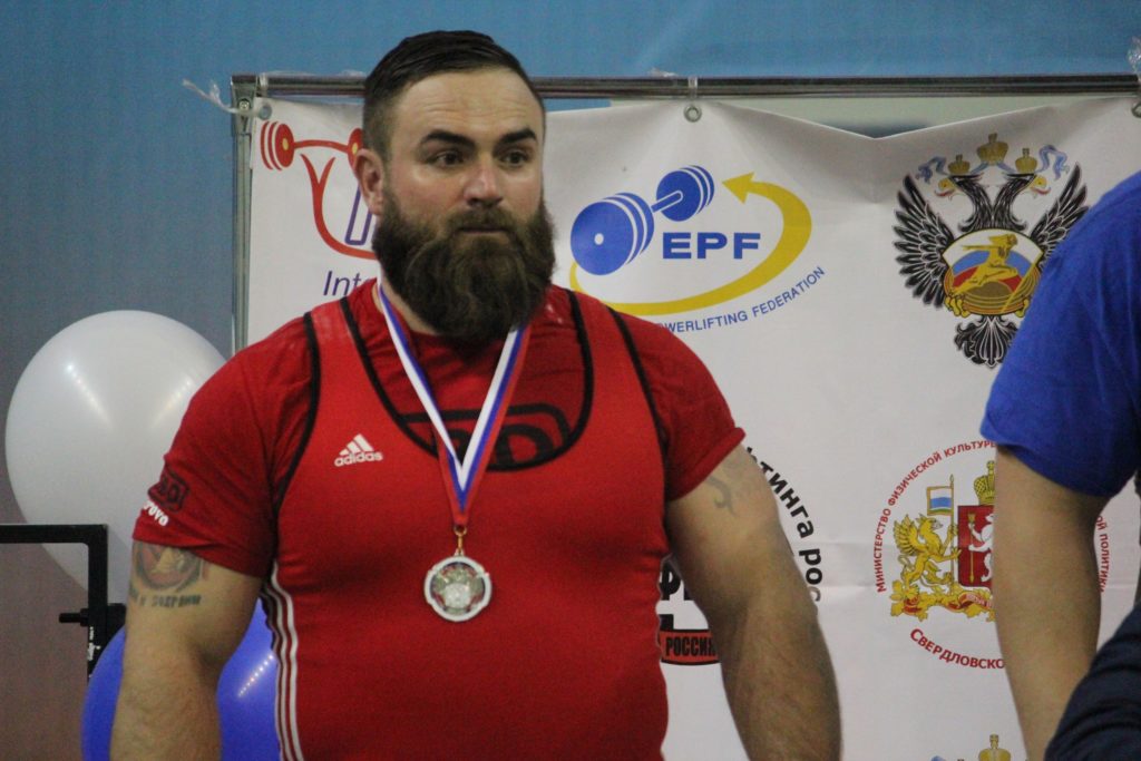 Кувалда и гири: чемпион-пауэрлифтер из Тверской области записал видео о тяжёлых тренировках Кувалда и гири: чемпион-пауэрлифтер из Тверской области записал видео о тяжёлых тренировках