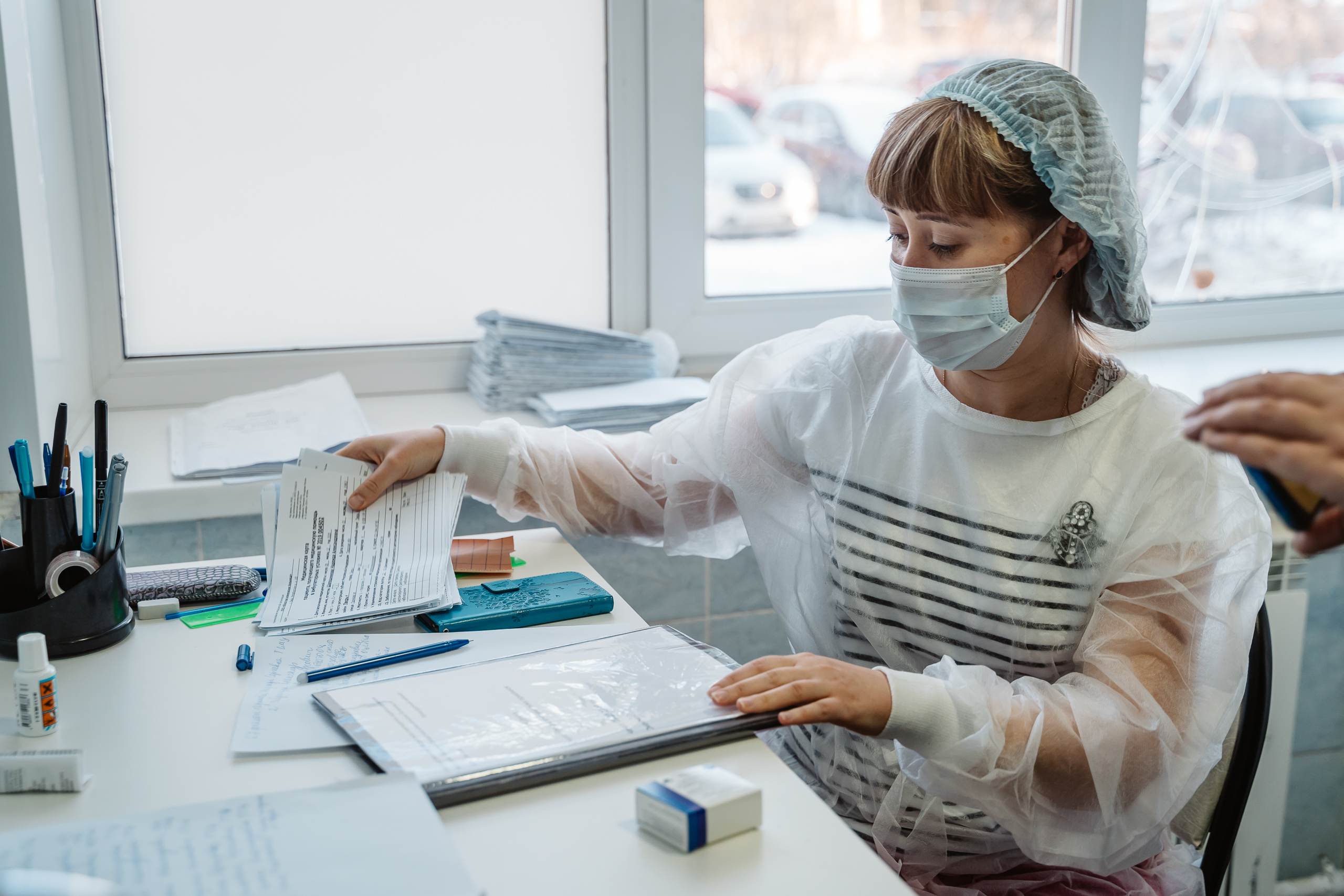 В Твери люди из групп риска получили вакцину "Спутник V" В Твери люди из групп риска получили вакцину "Спутник V"