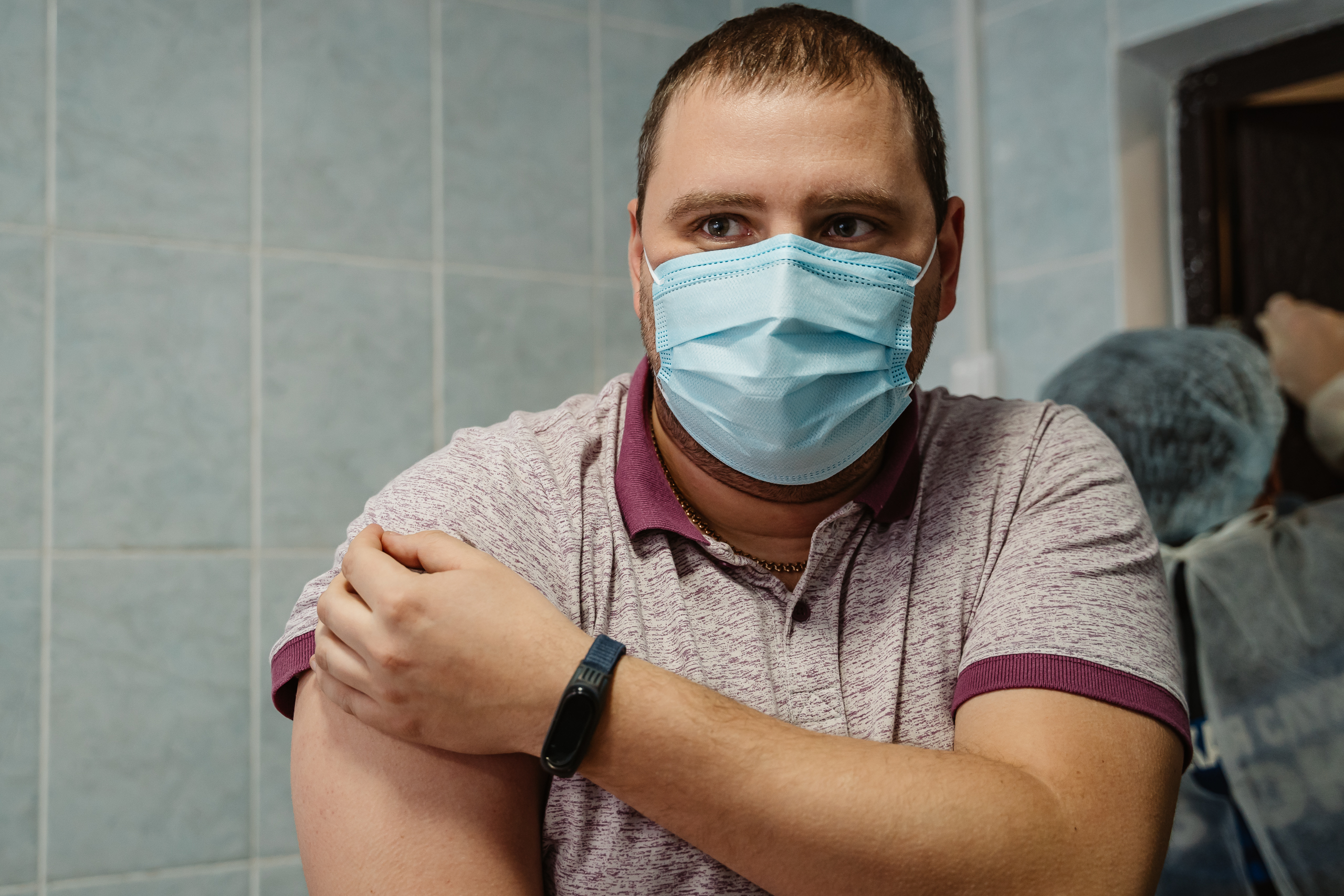 В Твери люди из групп риска получили вакцину "Спутник V" В Твери люди из групп риска получили вакцину "Спутник V"