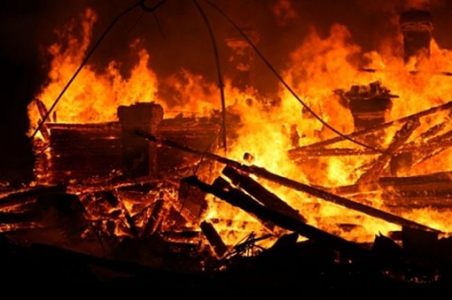 Гибелью жителя Тверской области на пожаре заинтересовались следователи Гибелью жителя Тверской области на пожаре заинтересовались следователи