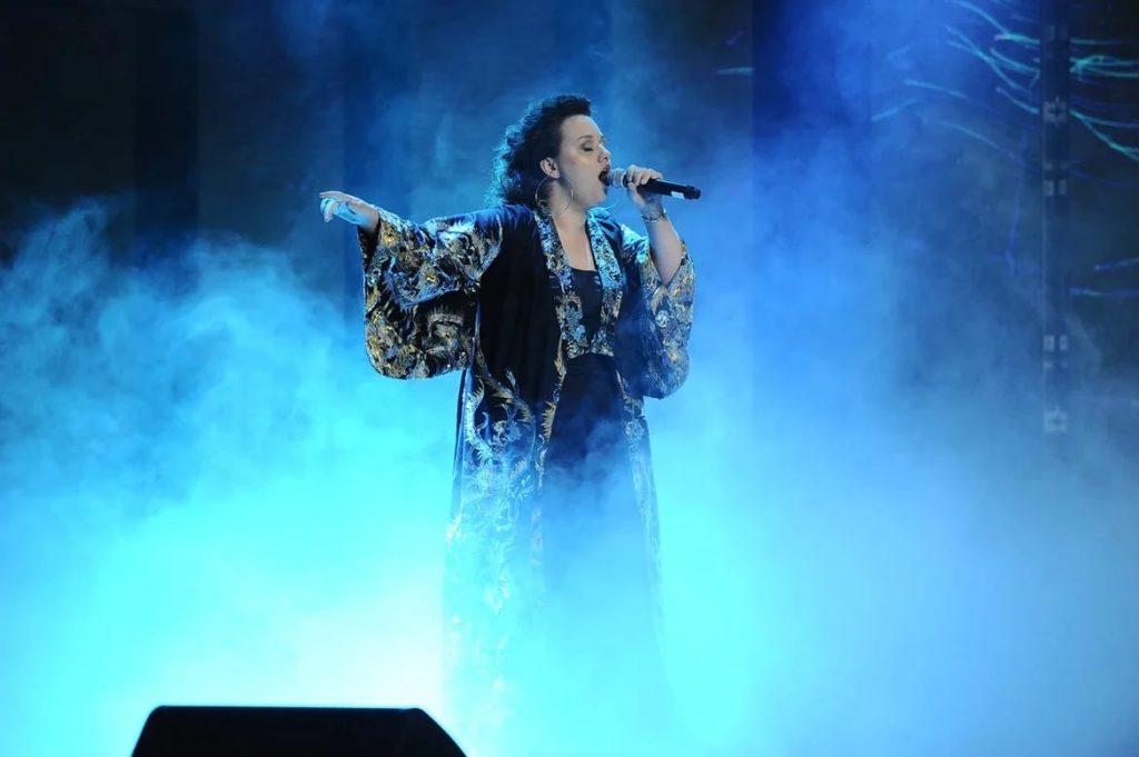 Вокалистка Алёна Медкова из Твери стала победительницей проекта «Универвидение.Авторы» Вокалистка Алёна Медкова из Твери стала победительницей проекта «Универвидение.Авторы»