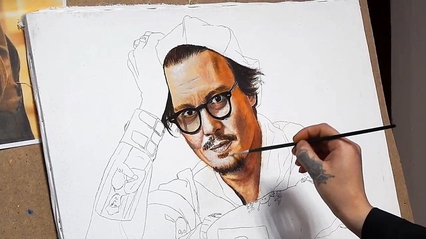 Мастер иконописи из исправительной колонии нарисовал Джонни Деппа в Тверской области