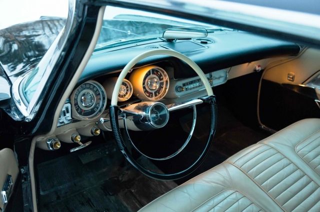 Тверичанам предлагают приобрести роскошный ретро-автомобиль