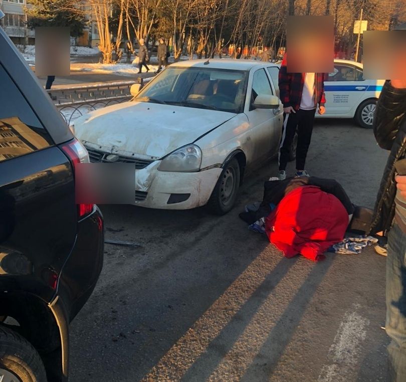 В Твери водитель внедорожника вышел из автомобиля и получил перелом голени В Твери водитель внедорожника вышел из автомобиля и получил перелом голени