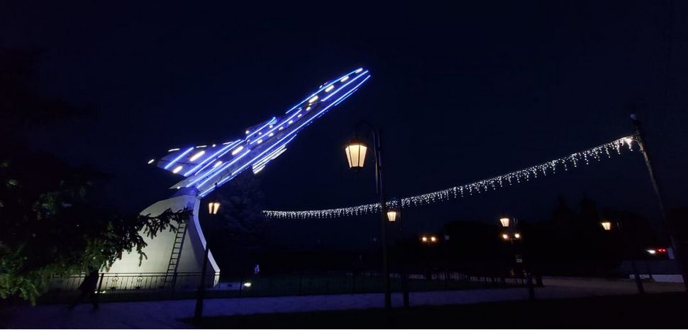 На главной площади в Торопце зажгли новогоднюю ёлку