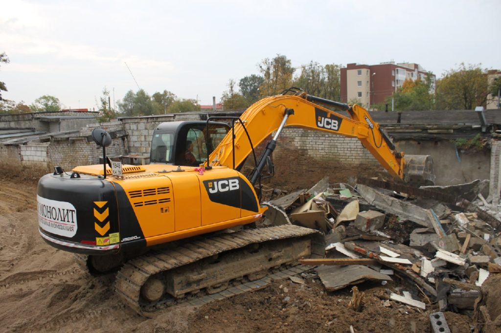В тверском микрорайоне гаражи сравняют с землей В тверском микрорайоне гаражи сравняют с землей