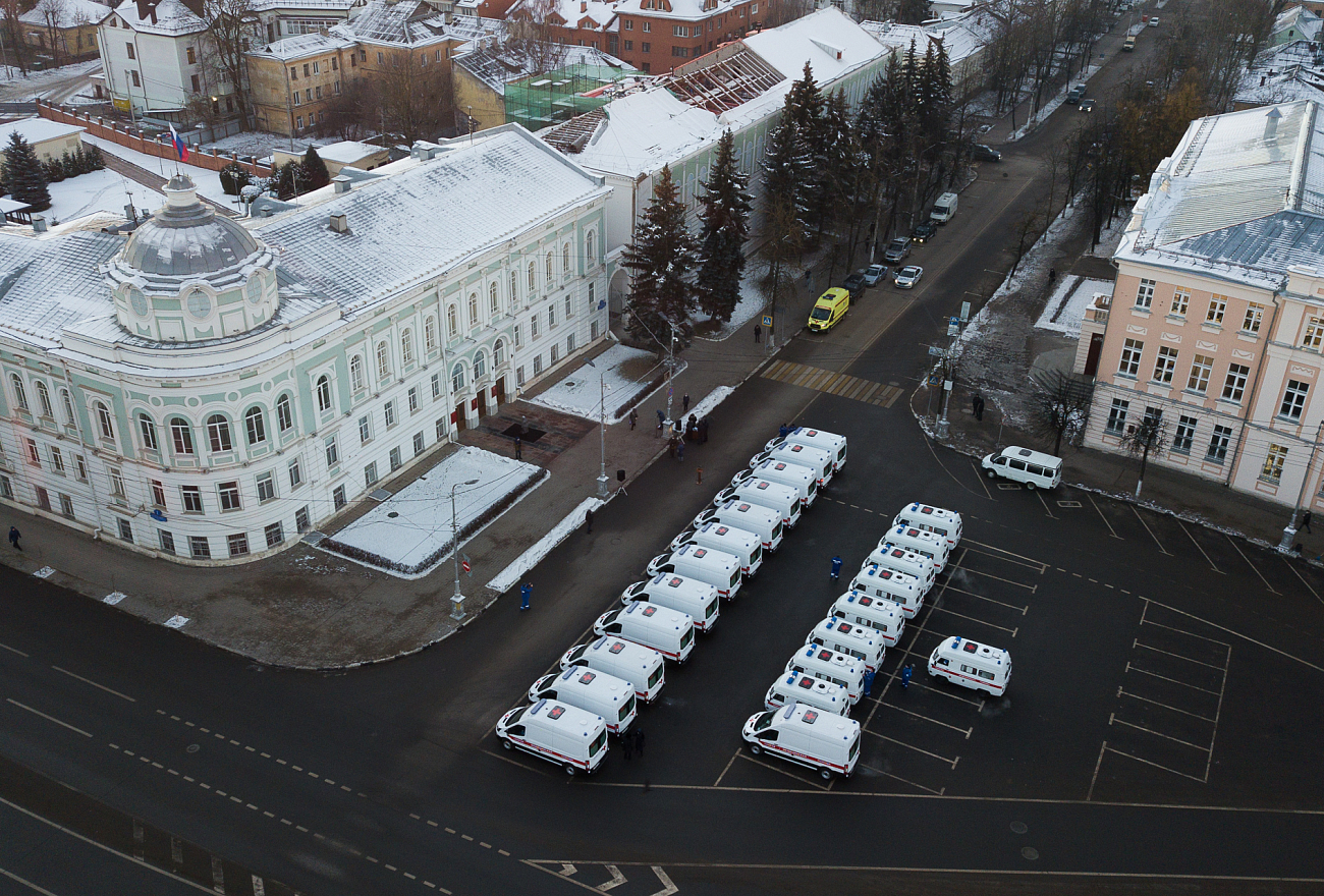 В муниципалитеты Тверской области передали 22 автомобиля скорой помощи