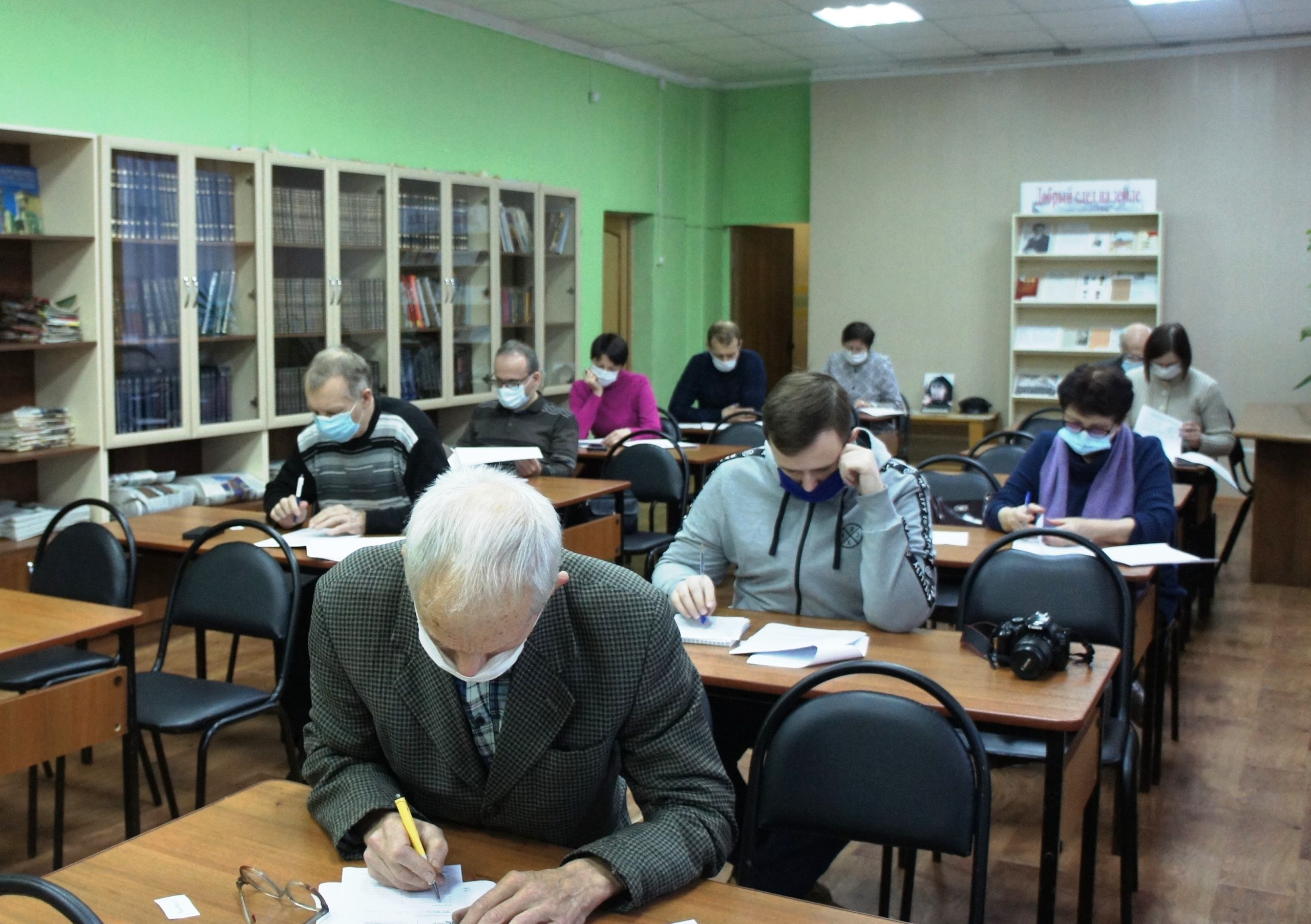 Жители Нелидово приняли участие в краеведческом диктанте Жители Нелидово приняли участие в краеведческом диктанте
