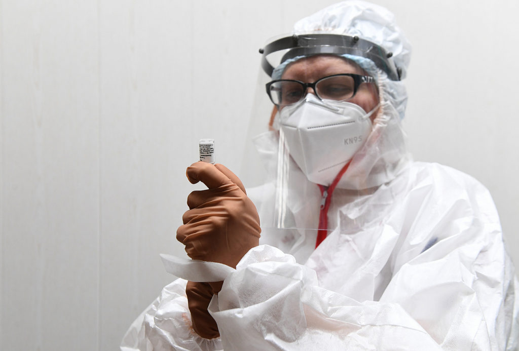 В Тверскую область привезли 200 доз вакцины «Спутник V»