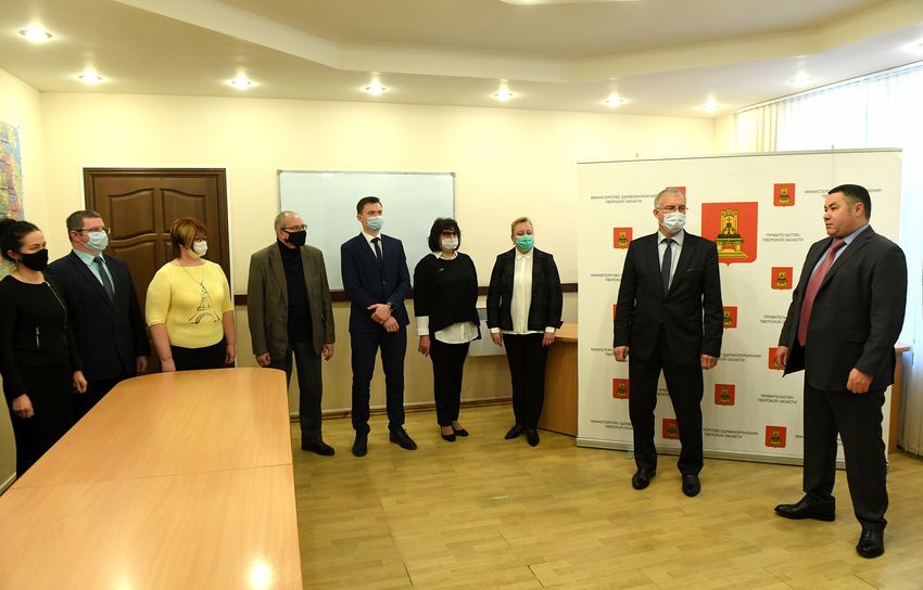 Игорь Руденя представил нового министра здравоохранения коллективу Игорь Руденя представил нового министра здравоохранения коллективу