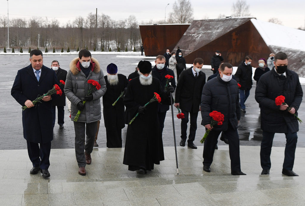 Губернатор Игорь Руденя и Представитель Президента РФ Игорь Щеголев посетили Ржевский мемориал Советскому солдату