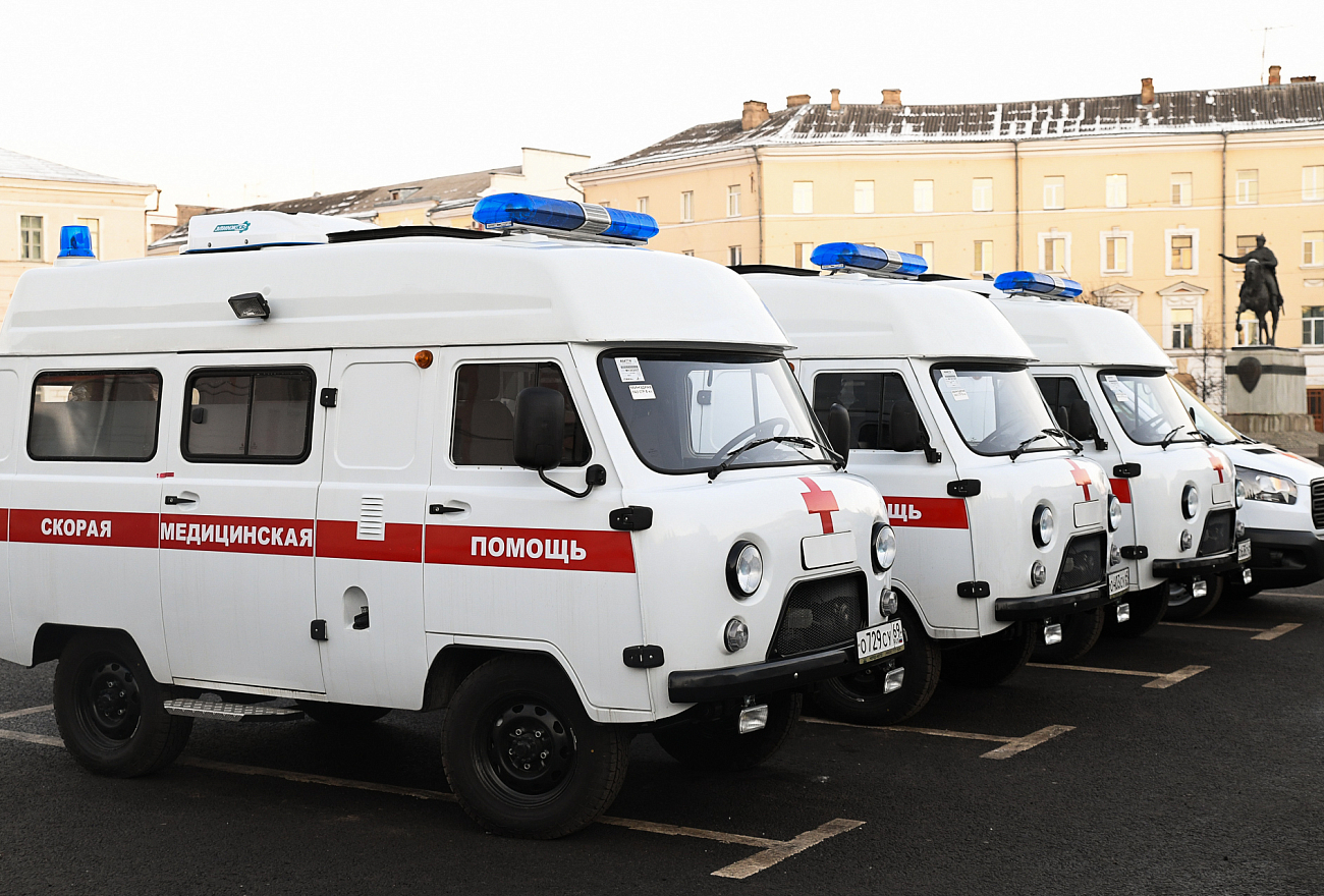В муниципалитеты Тверской области передали 22 автомобиля скорой помощи