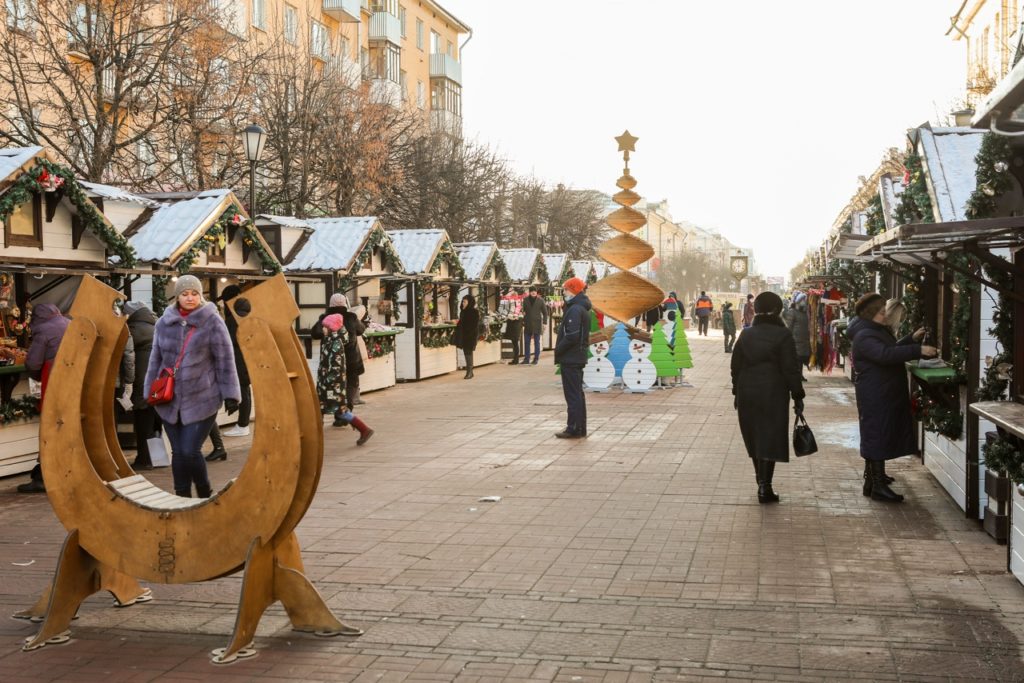 В центре Твери открылась Рождественская ярмарка