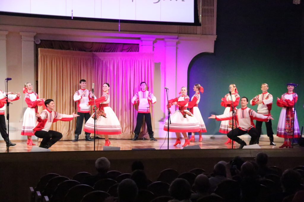 В Тверской филармонии рязанский народный ансамбль исполнил песни на стихи Есенина