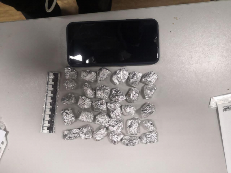 Тверские полицейские задержали закладчика с 30 свёртками белого порошка