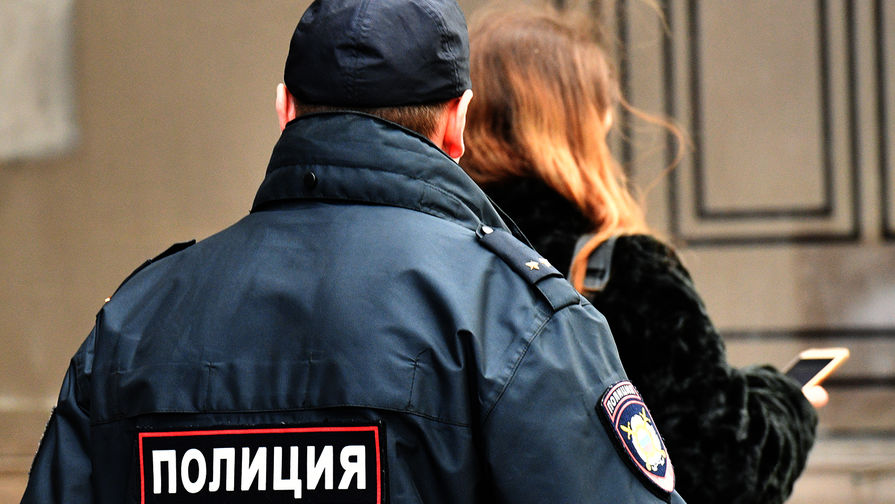 В Твери полицейские задержали подозреваемую в торговле наркотиками В Твери полицейские задержали подозреваемую в торговле наркотиками