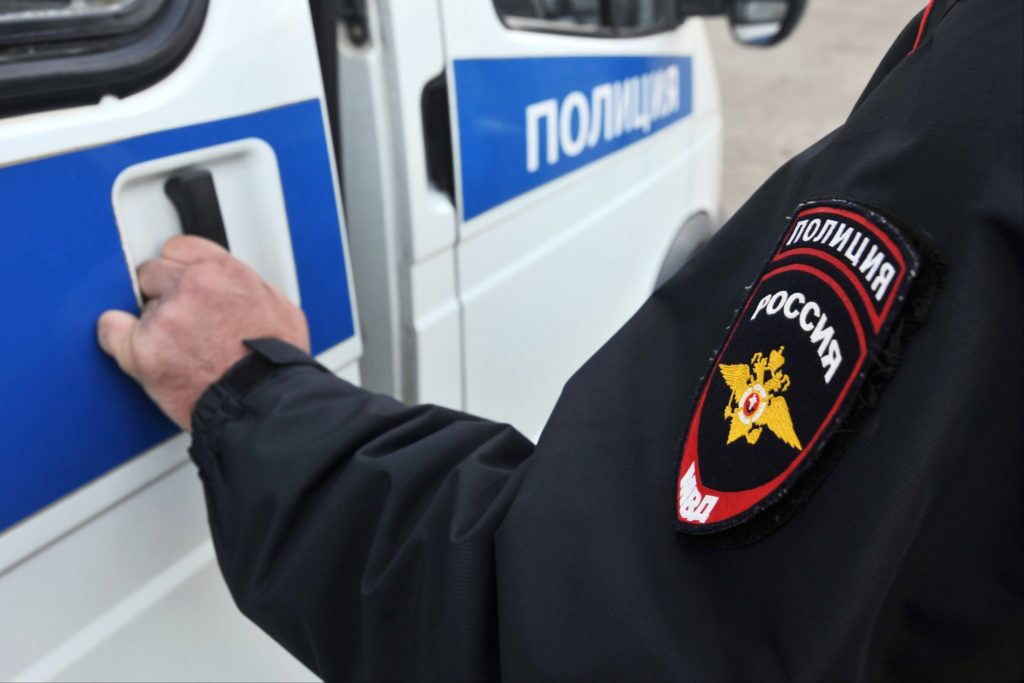 В Твери задержали двух парней, пытавшихся распространить запрещенные вещества В Твери задержали двух парней, пытавшихся распространить запрещенные вещества