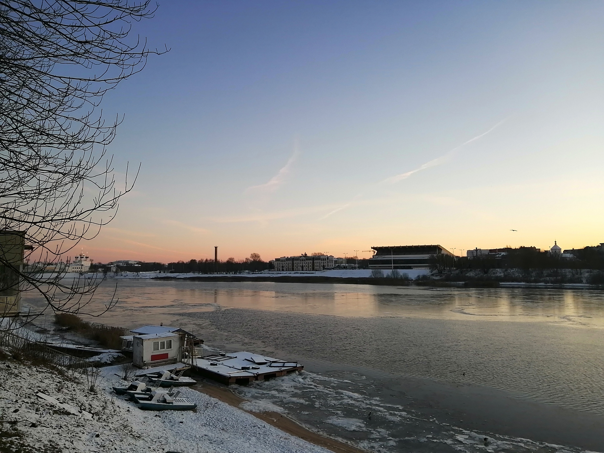 Пользователи сети делятся фотографиями морозной Твери