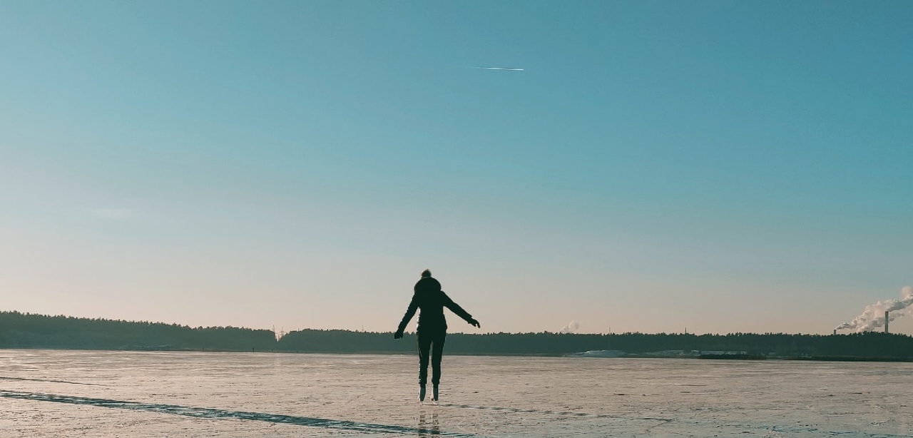 Константиновские карьеры под Тверью превратились в огромный бесплатный каток