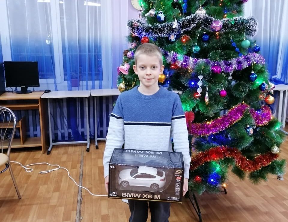 Глава Ржева исполнил новогоднее желание мальчика из детского дома Глава Ржева исполнил новогоднее желание мальчика из детского дома