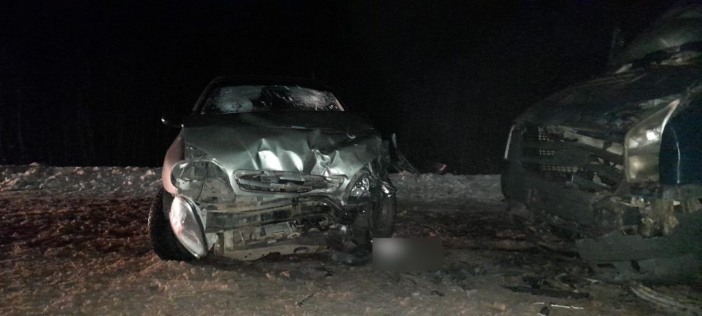 Лобовое столкновение двух авто произошло в районе Тверской области