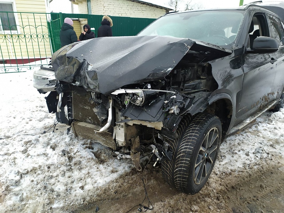 В Твери в аварии мужчина получил черепно-мозговую травму В Твери в аварии мужчина получил черепно-мозговую травму