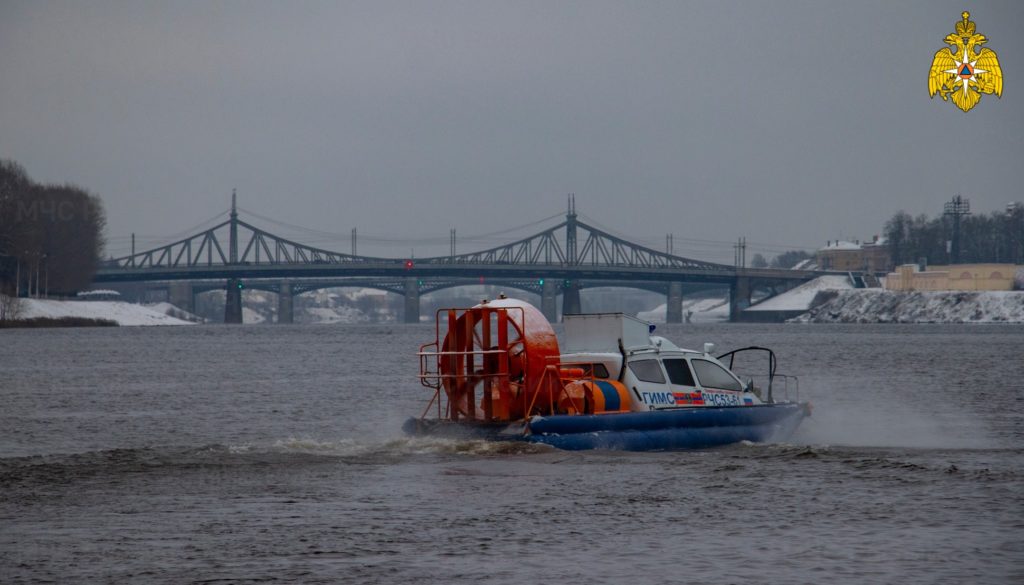 Спасатели рассказали в каких водоемах Тверской области самый крепкий лед