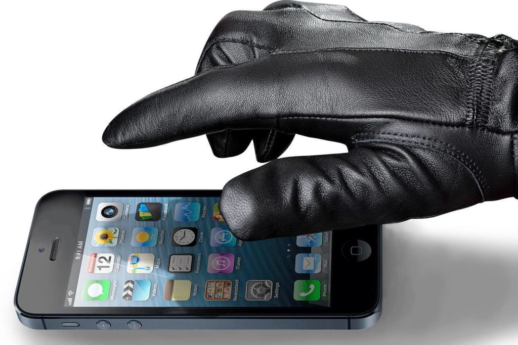 В Твери поймали любителя чужих смартфонов В Твери поймали любителя чужих смартфонов