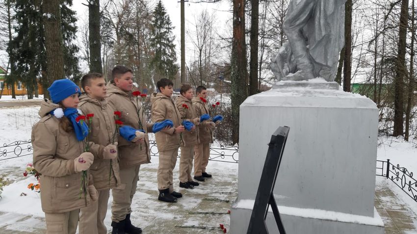 Тверские юнармейцы почтили память Степана Горобца Тверские юнармейцы почтили память Степана Горобца