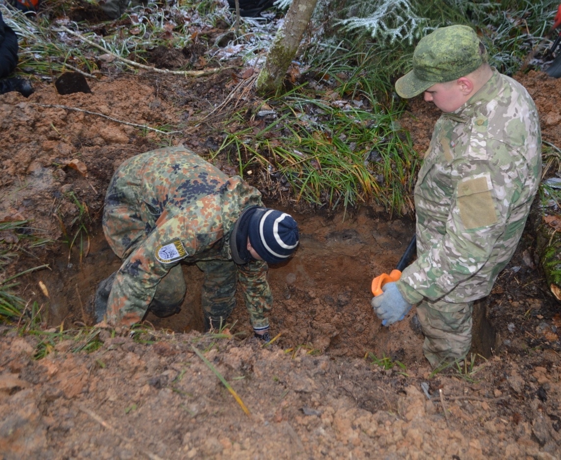 В Тверской области поисковики нашли потерянную 78 лет назад солдатскую ложку