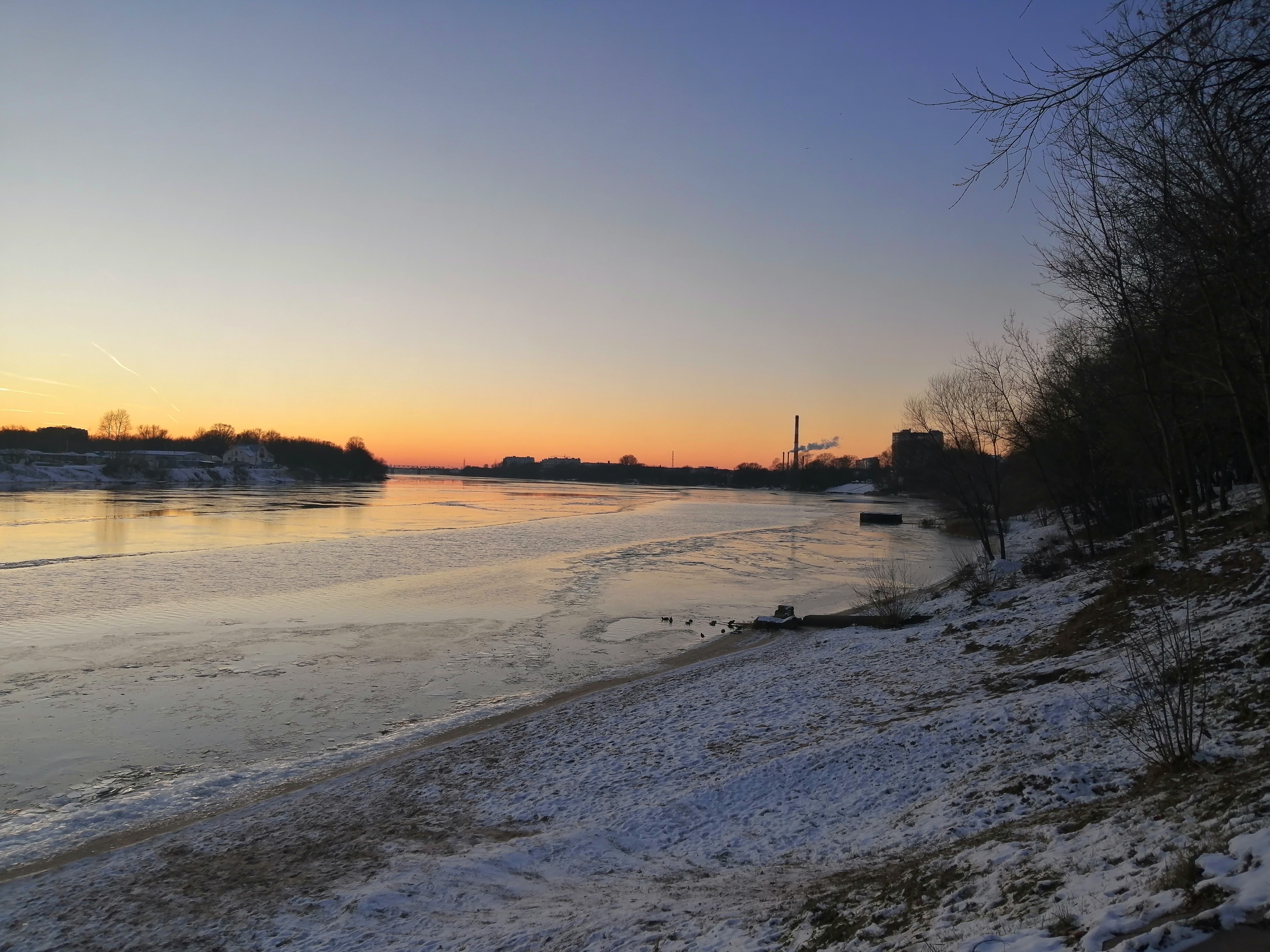 Пользователи сети делятся фотографиями морозной Твери