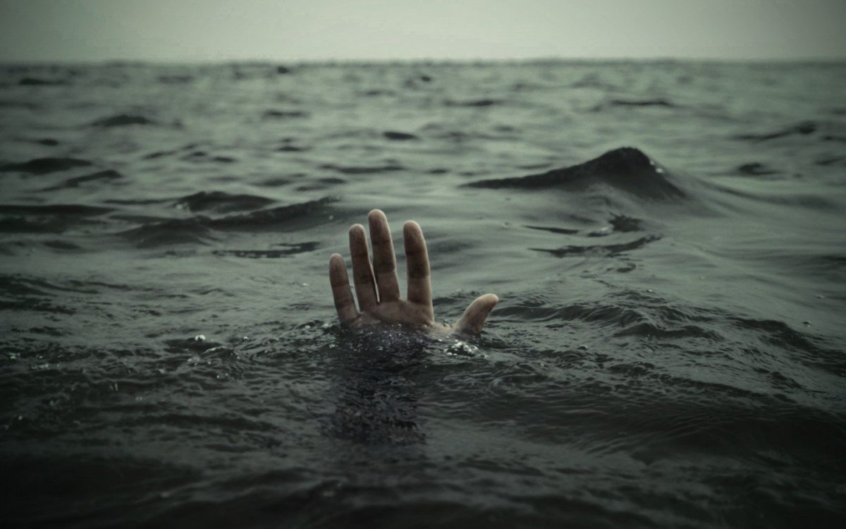 В Тверской области из воды на водохранилище достали тело неизвестного мужчины В Тверской области из воды на водохранилище достали тело неизвестного мужчины