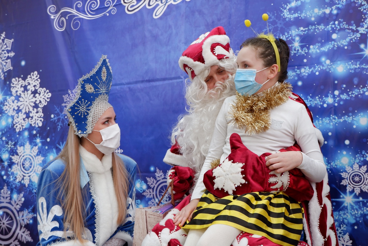 В «Декабрь милосердия» подарками осчастливили детей из Лихославля