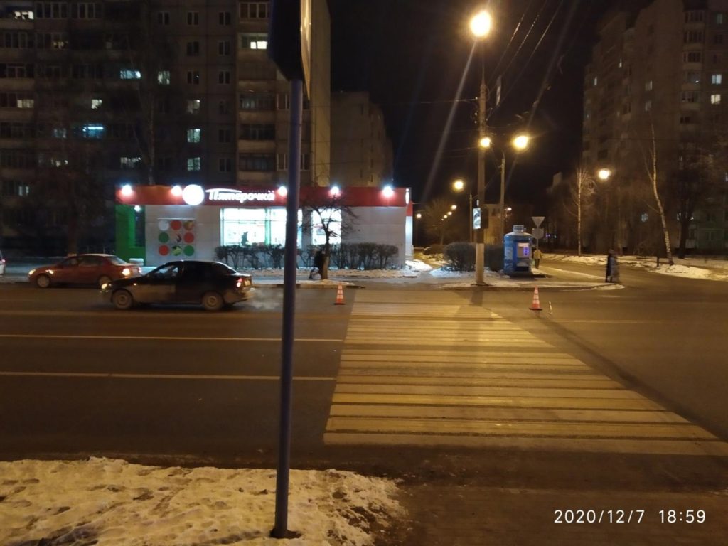 В Твери 10-летний мальчик попал под машину, перебегая дорогу В Твери 10-летний мальчик попал под машину, перебегая дорогу